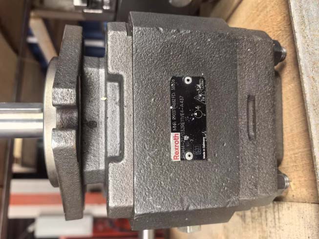 Rexroth 0811404817 Proportional Directional Valve 4WRPEH10C3B100L-2X/G24K0/F1M